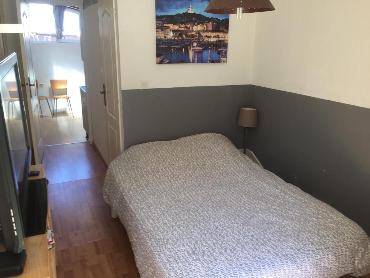 T2 Equipe Au Calme + Terrasse A 1 Km De La Mer Marseille Eksteriør bilde